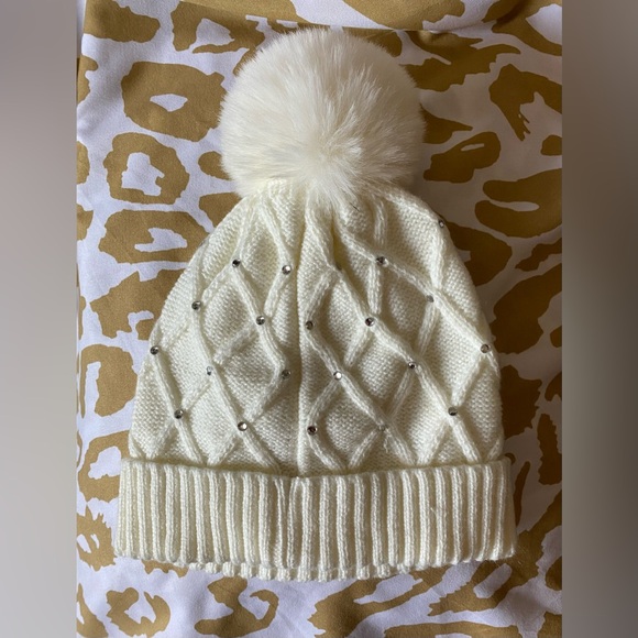 Beanie  - Picture 2 of 3